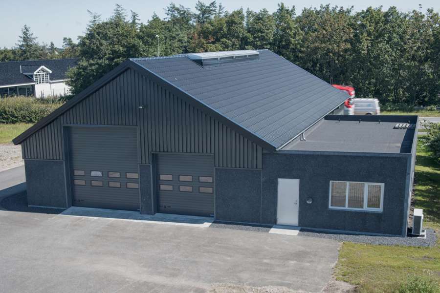 Nyopført maskinhal med minimalistisk udtryk, Randersvej 100, 9500 Hobro